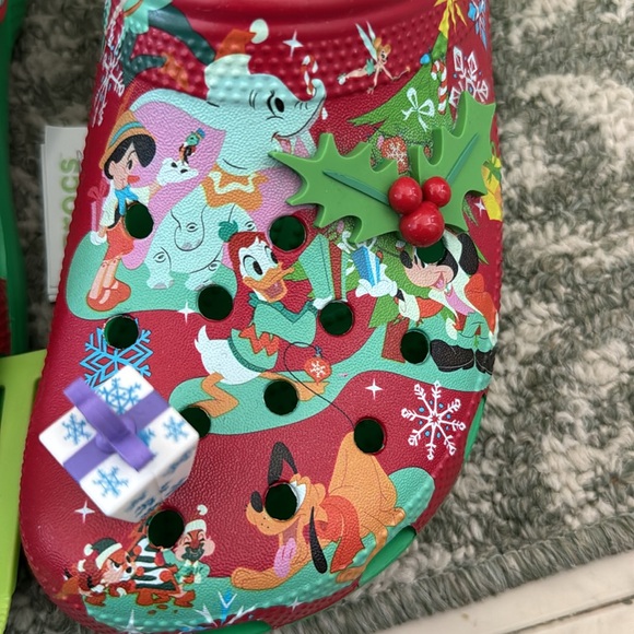 Disney Holiday crocs - Picture 6 of 6